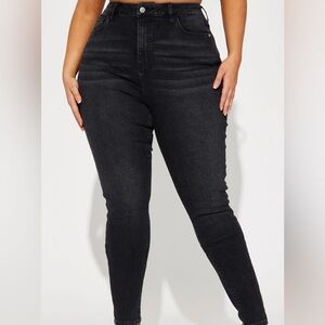 NWT - Fashion Nova Jessica Skinny Jeans - Black (Sz 14W)